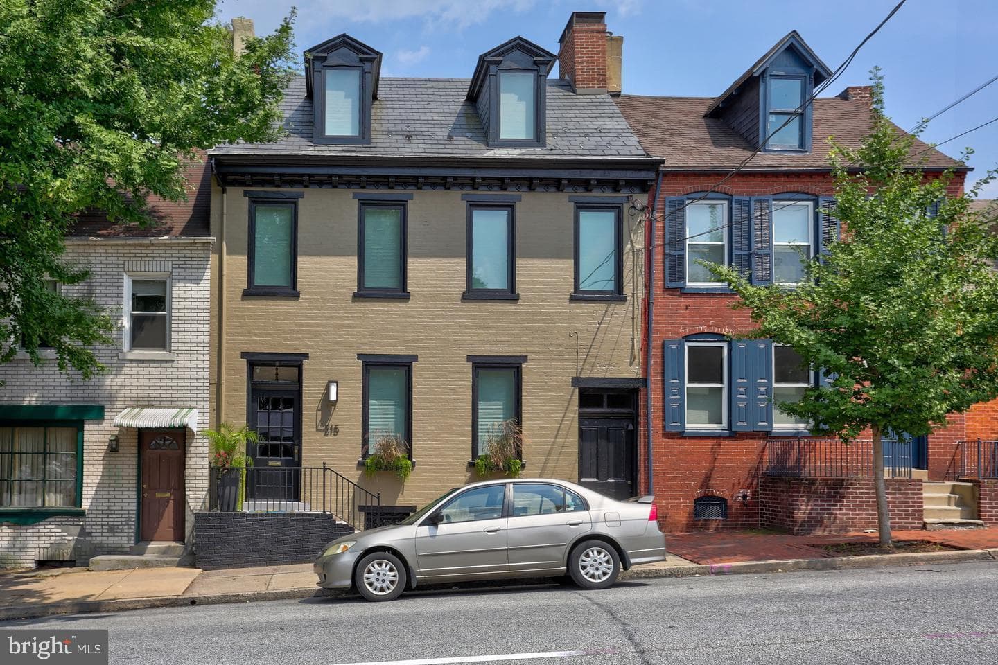 215 N Lime Street photo 1