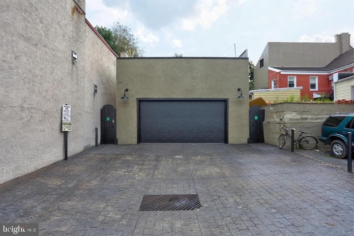 215 N Lime Street photo 2