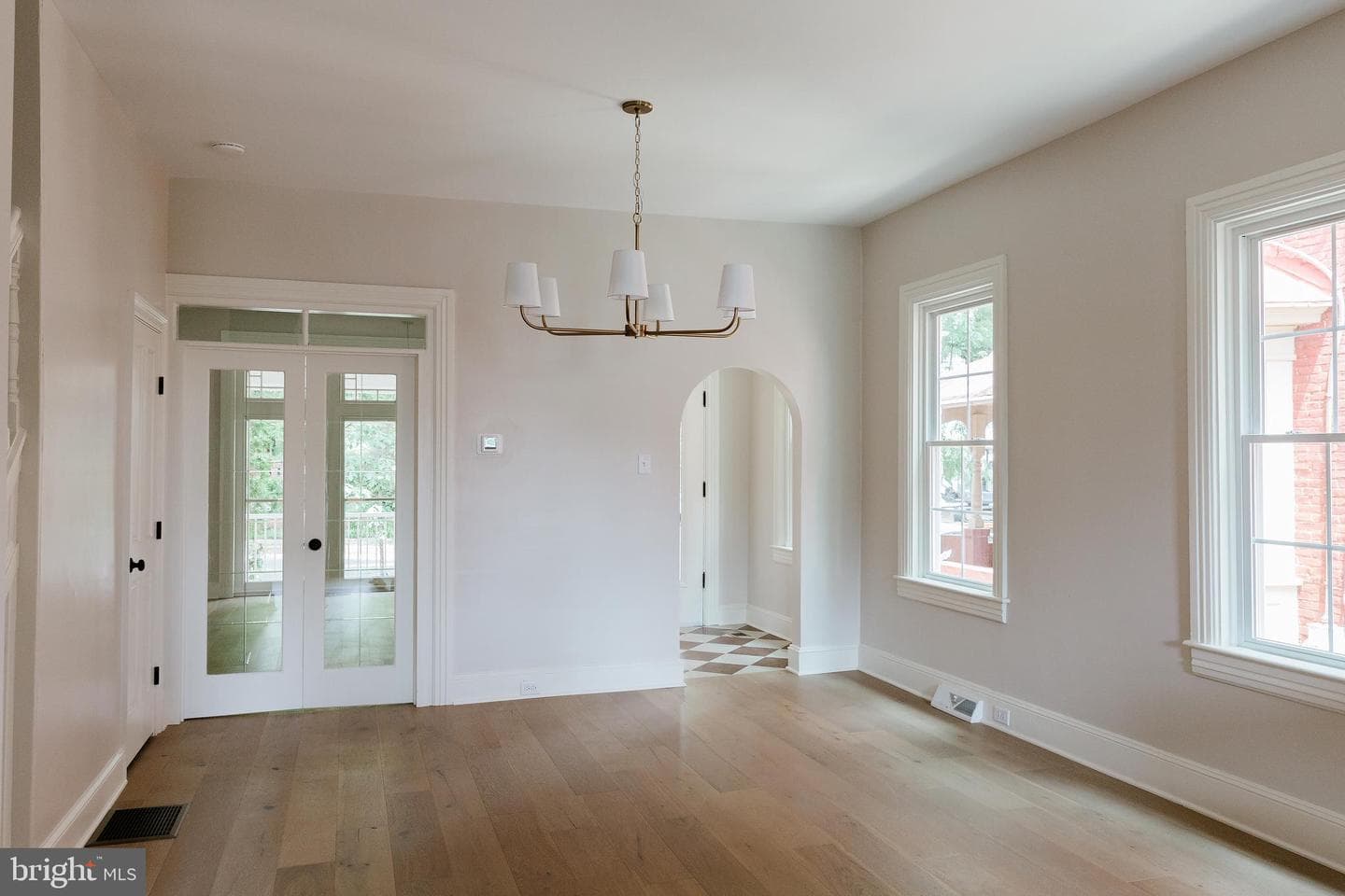 522 W James Street photo 21
