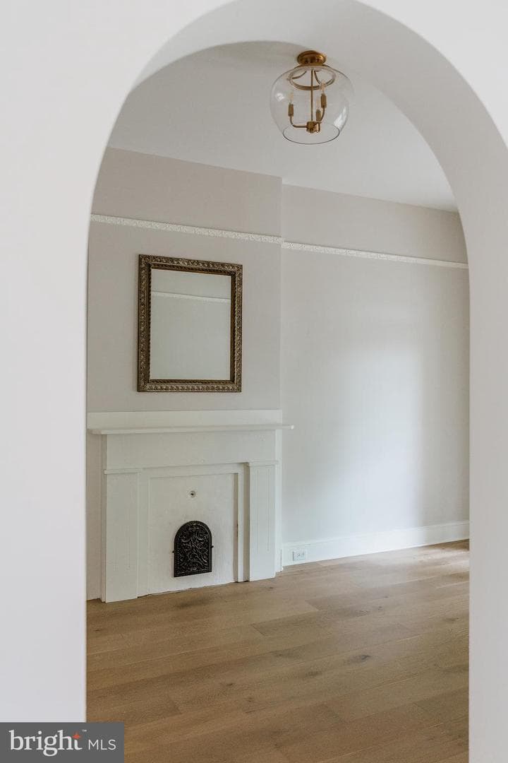 522 W James Street photo 24