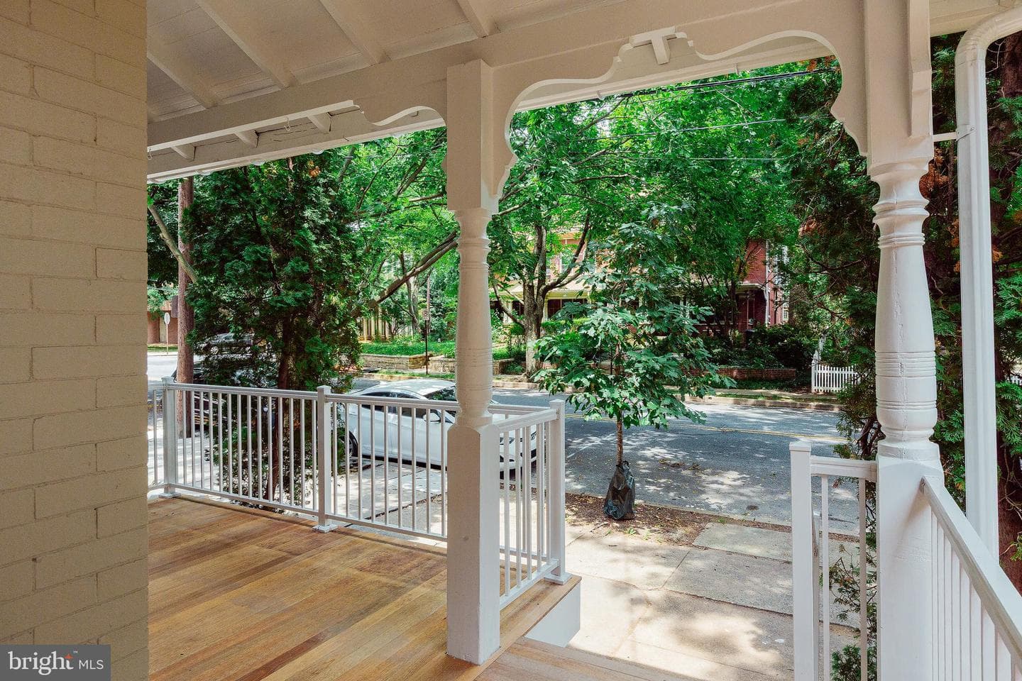522 W James Street photo 4