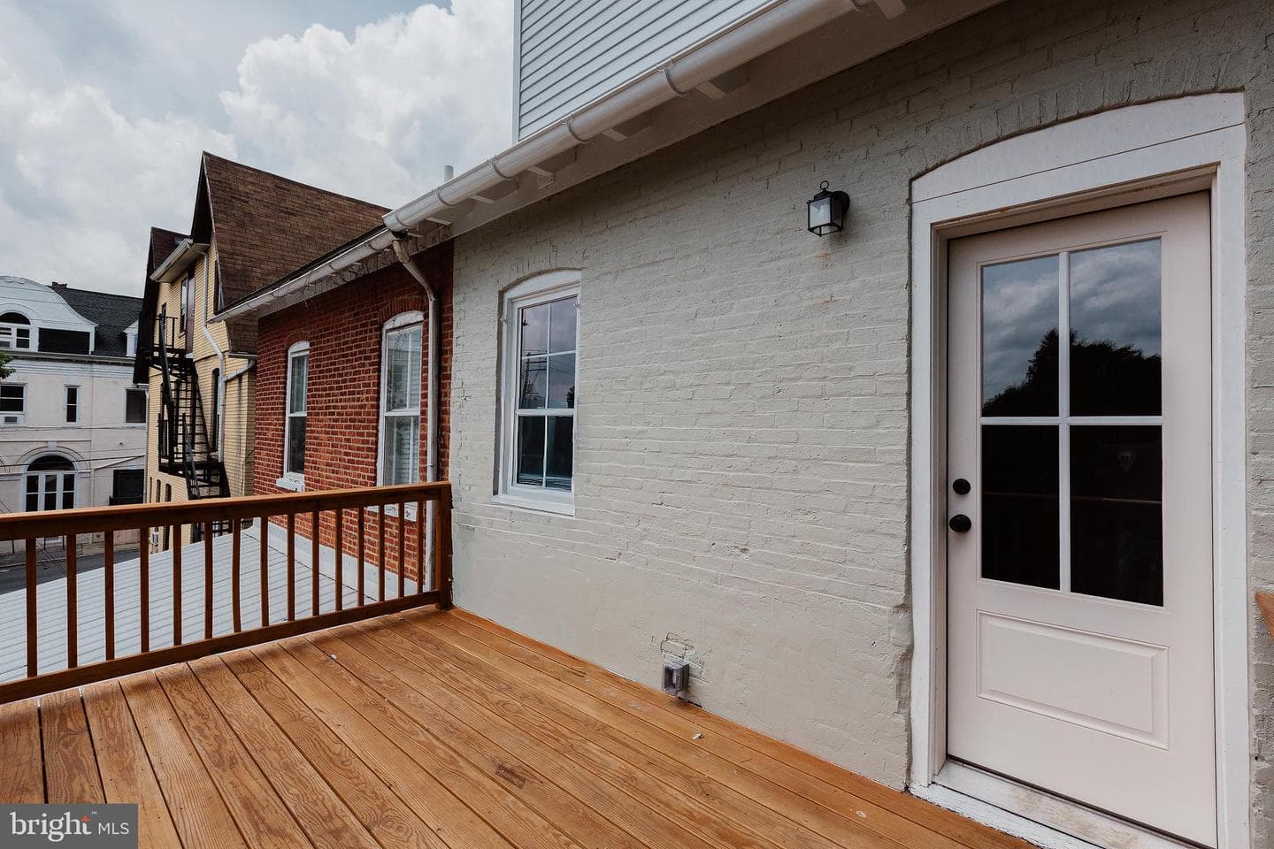 522 W James Street photo 42