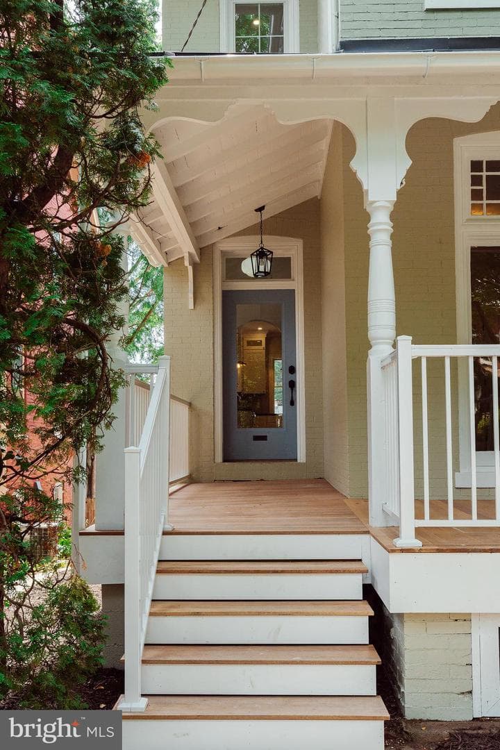 522 W James Street photo 6