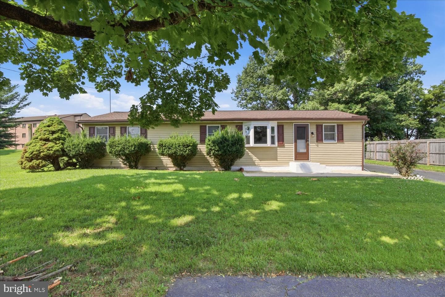 351 E Fulton Street photo 2
