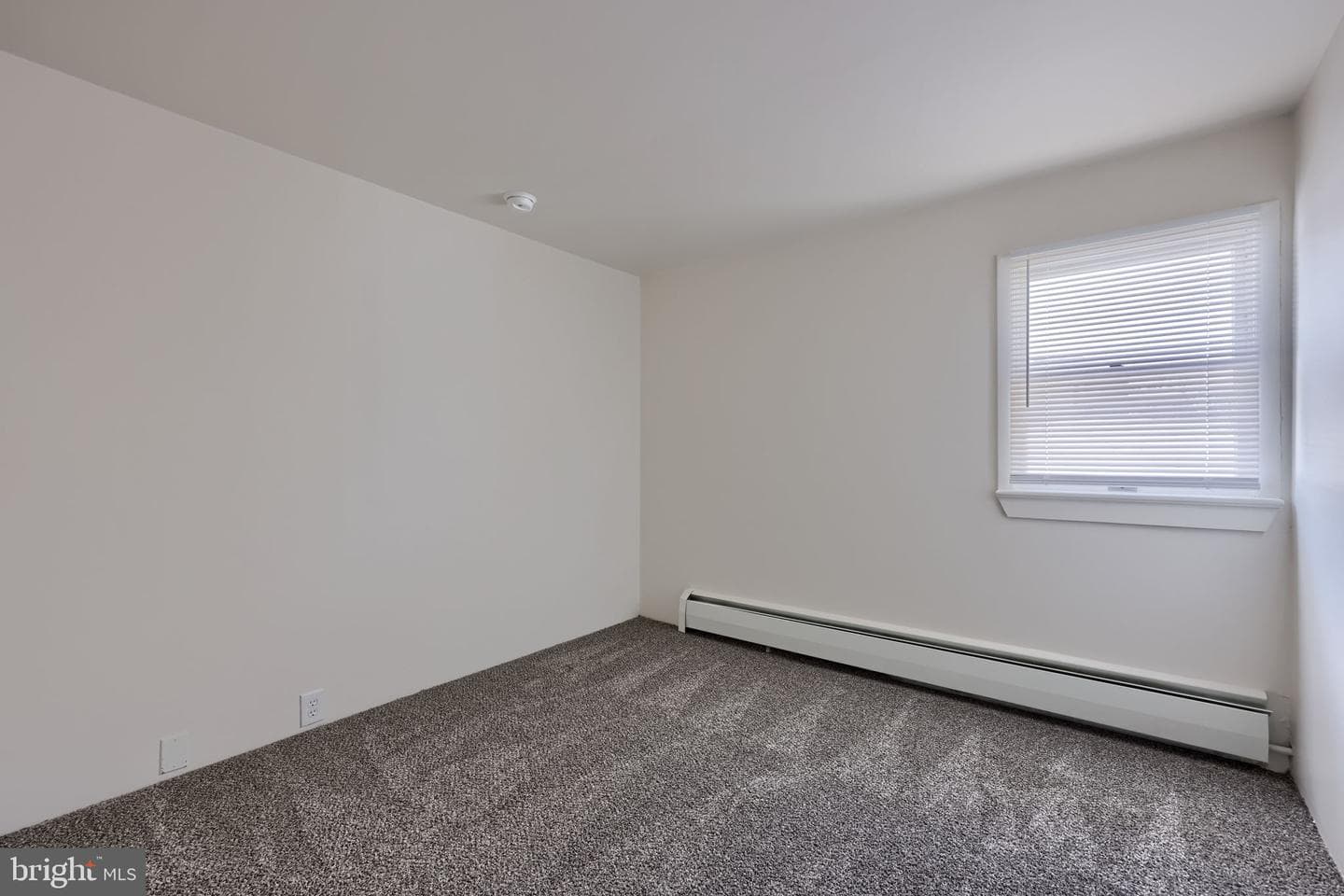 351 E Fulton Street photo 22