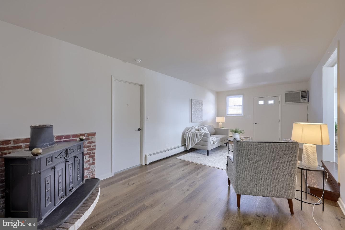 351 E Fulton Street photo 7