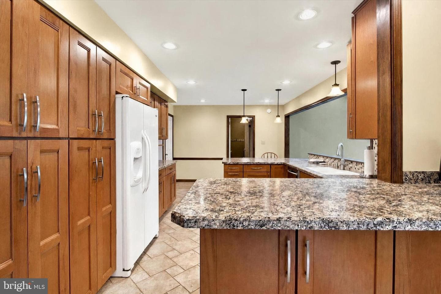 7 Kingston Court photo 11