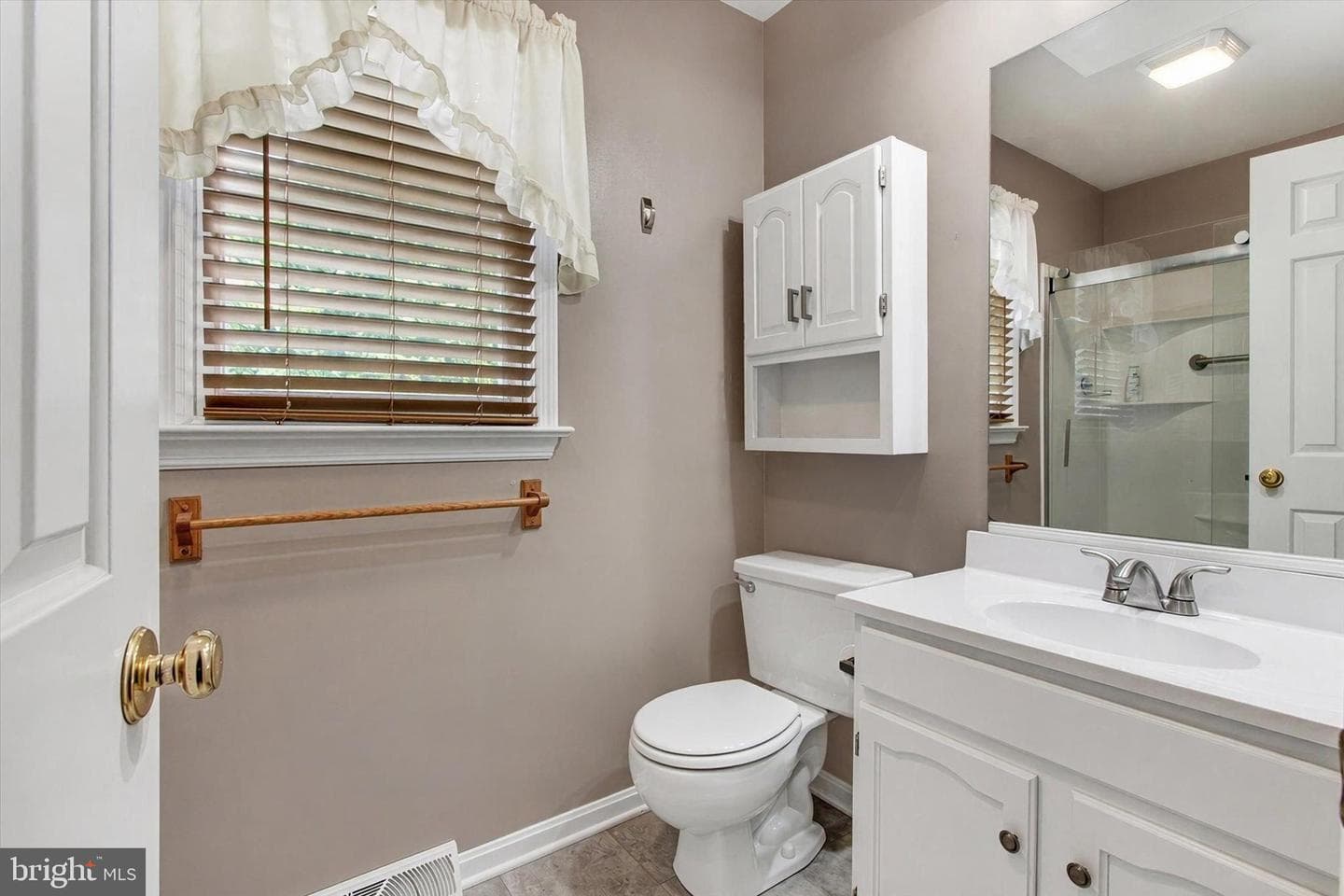 7 Kingston Court photo 22