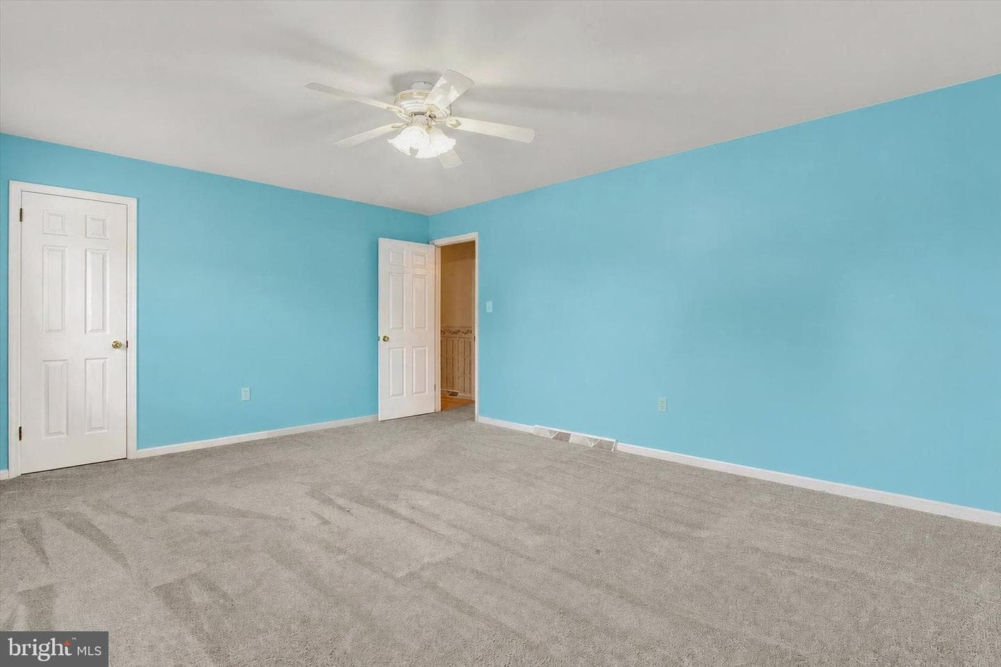 7 Kingston Court photo 27