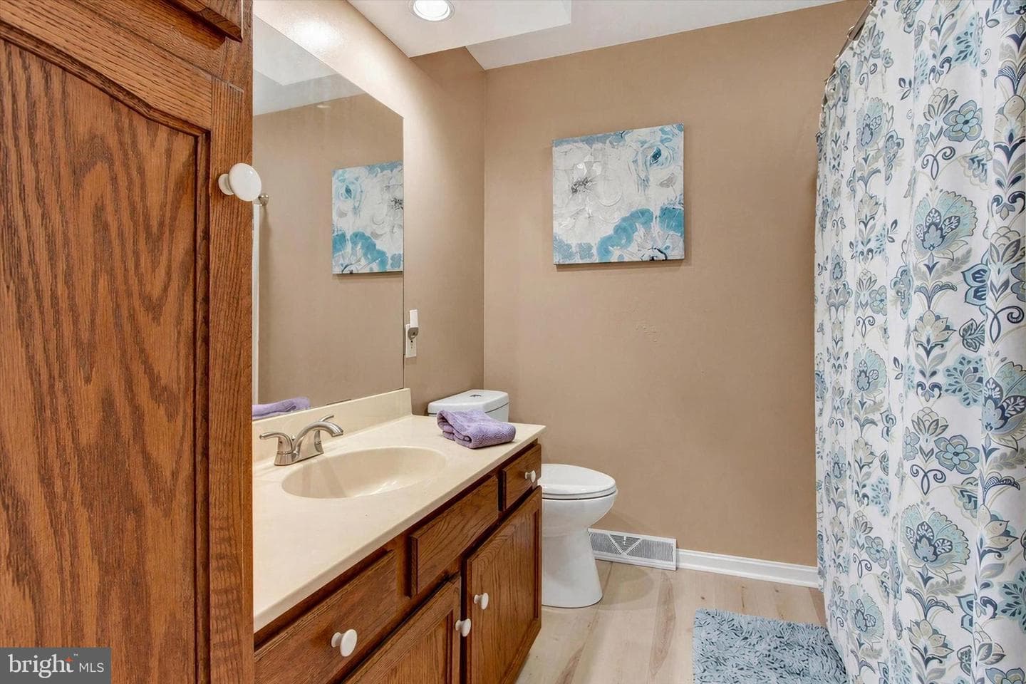 7 Kingston Court photo 30