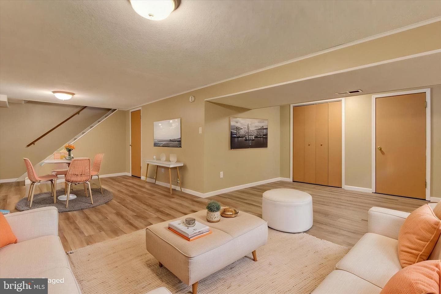 7 Kingston Court photo 32