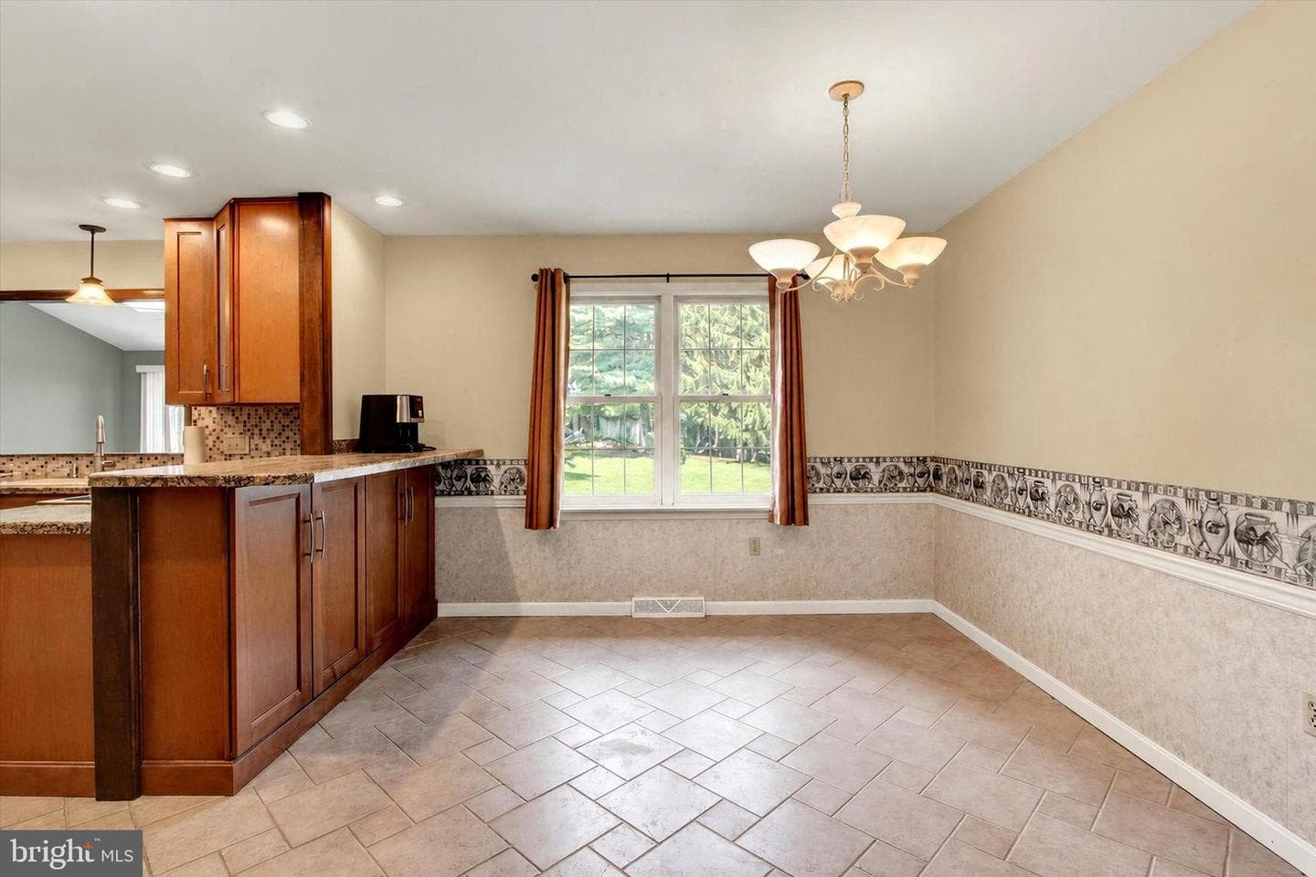 7 Kingston Court photo 9