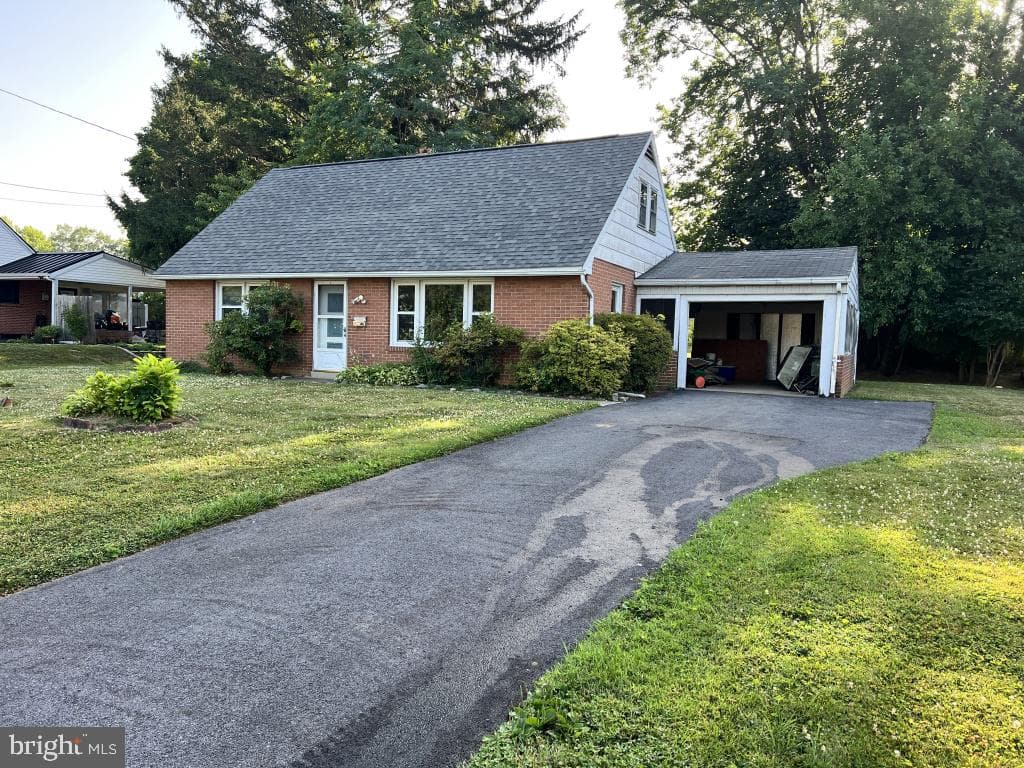 6301 Carpenter Street photo 2
