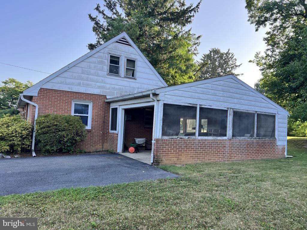 6301 Carpenter Street photo 4