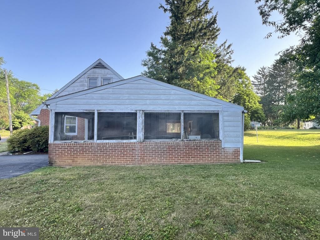 6301 Carpenter Street photo 5