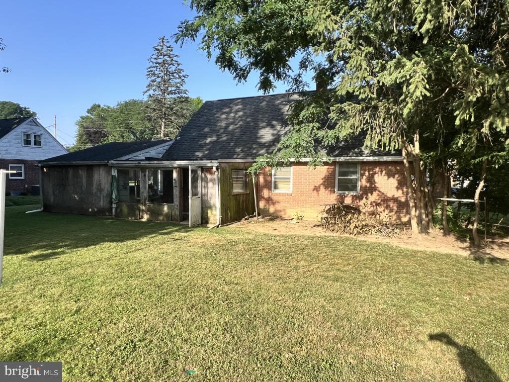 6301 Carpenter Street photo 7