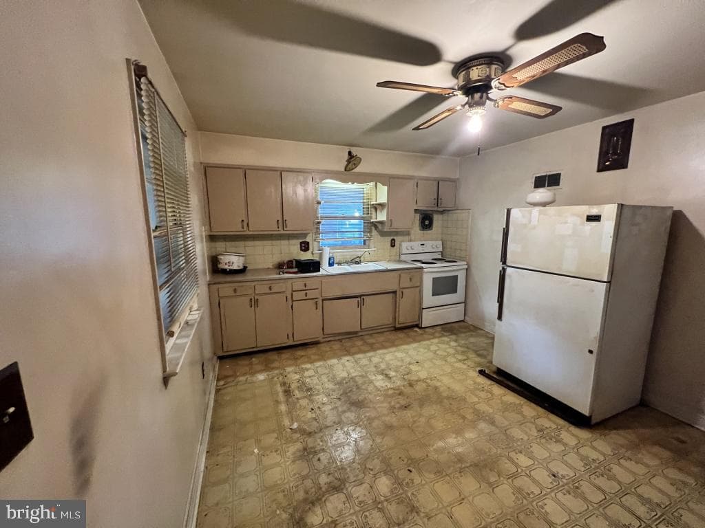6301 Carpenter Street photo 8