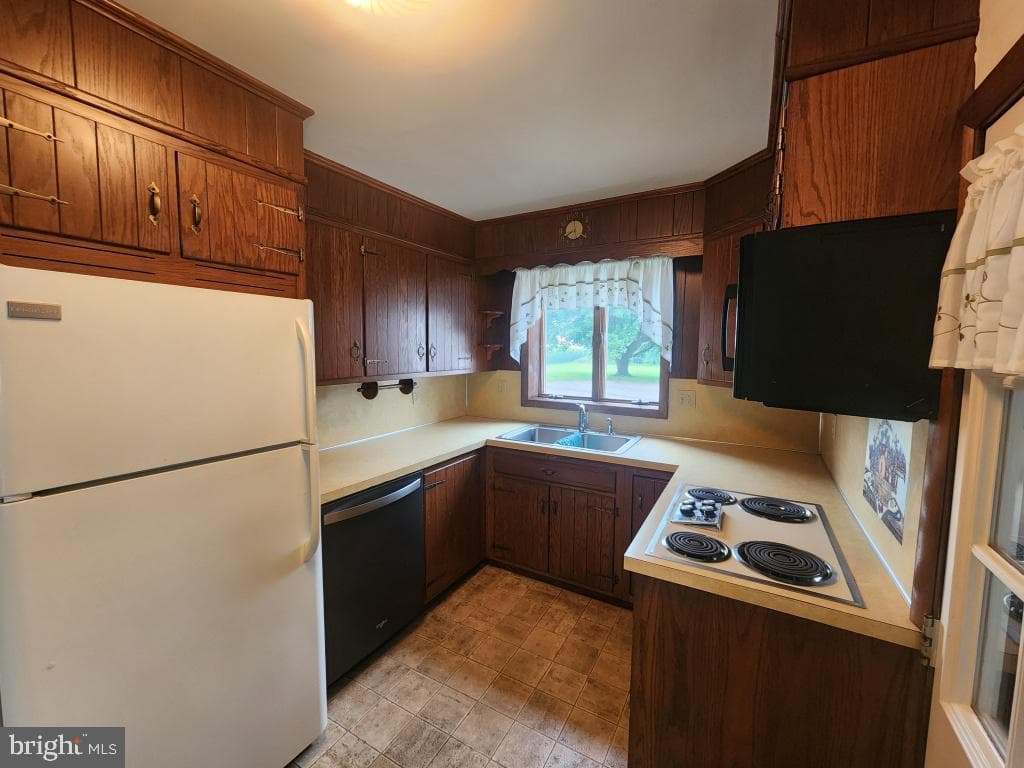 1242 Breneman Road photo 3