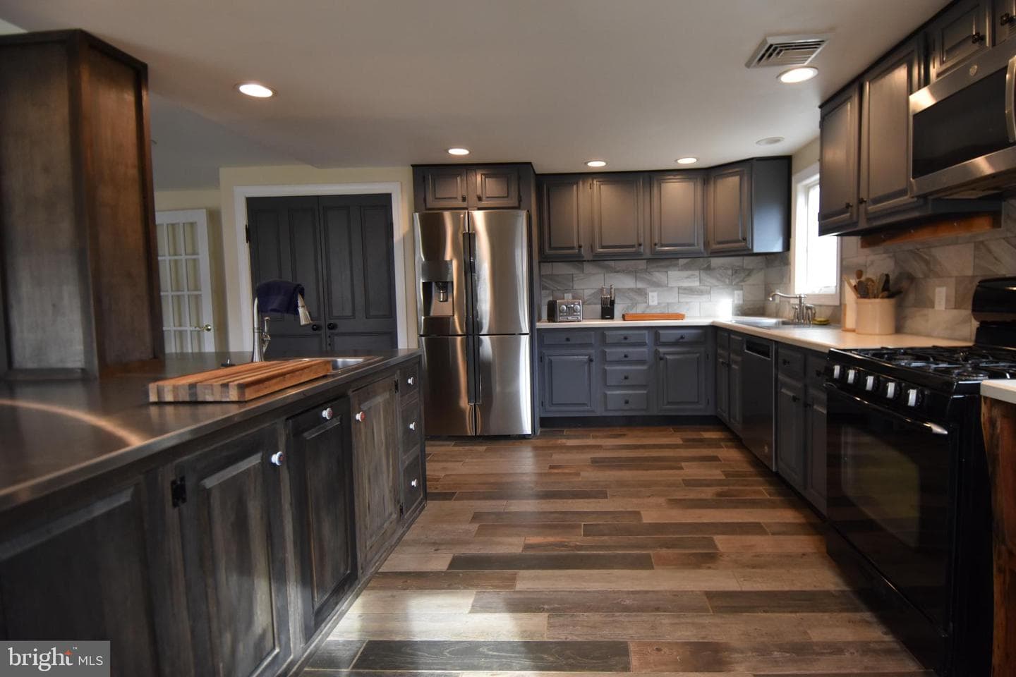 1255 Clearview Road photo 9