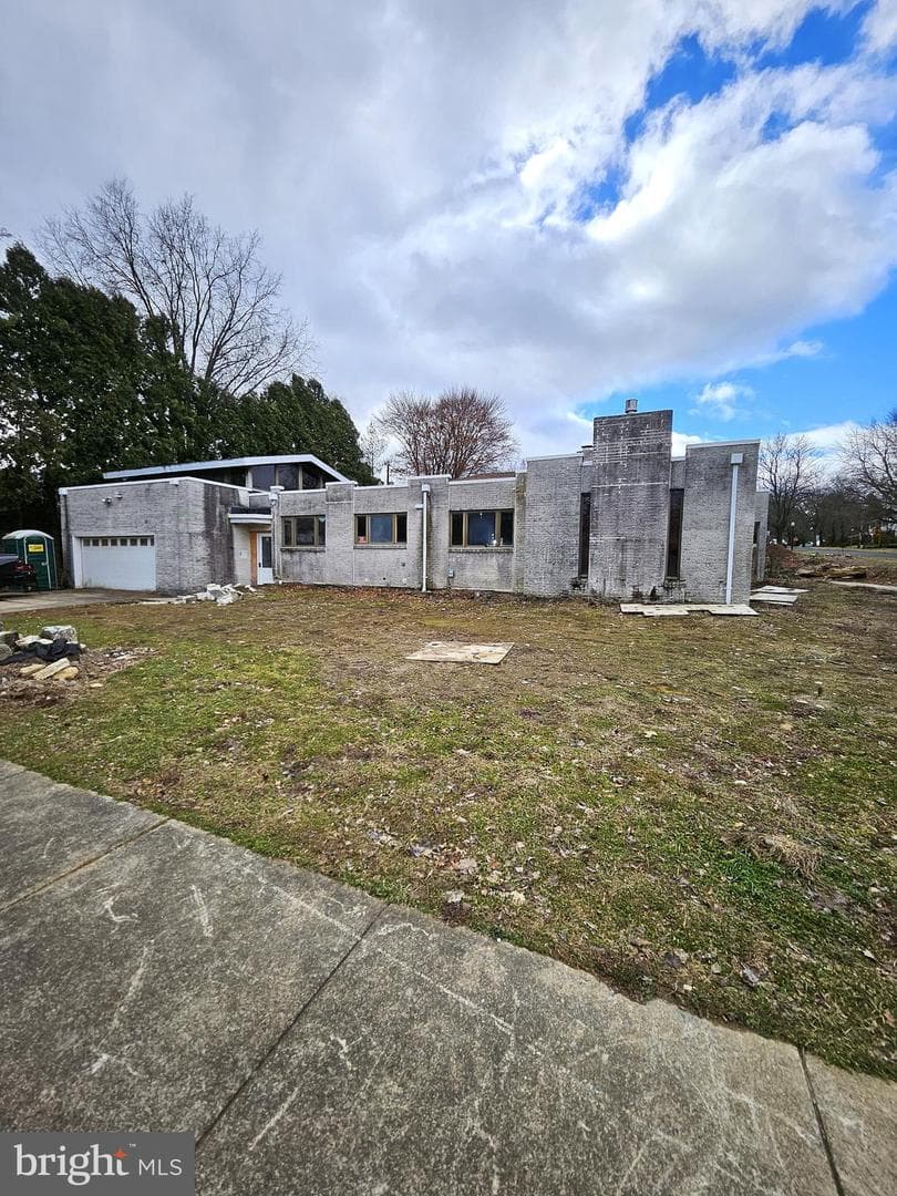 3030 W Livingston Street photo 15