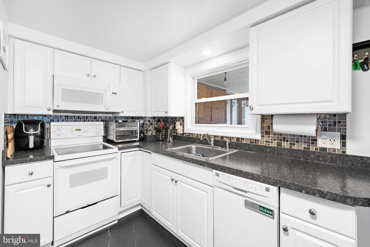 138 Cherry Street photo 15