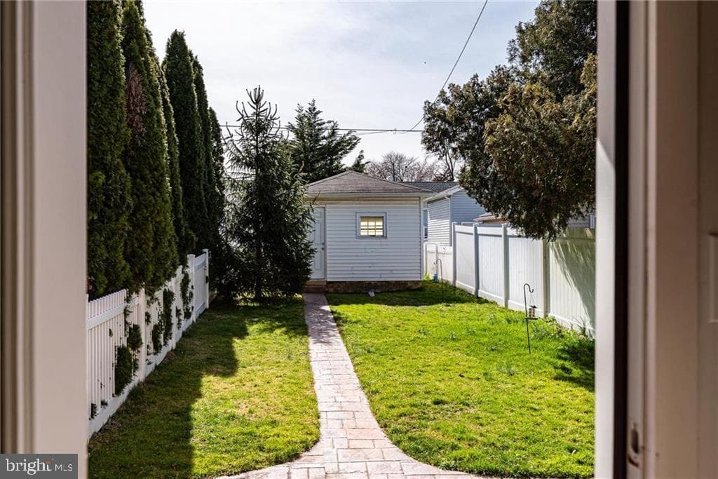 544 3rd Street N photo 11