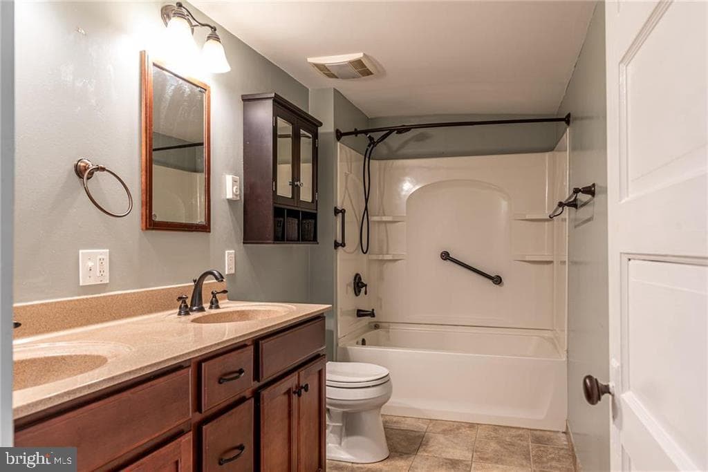 544 3rd Street N photo 8