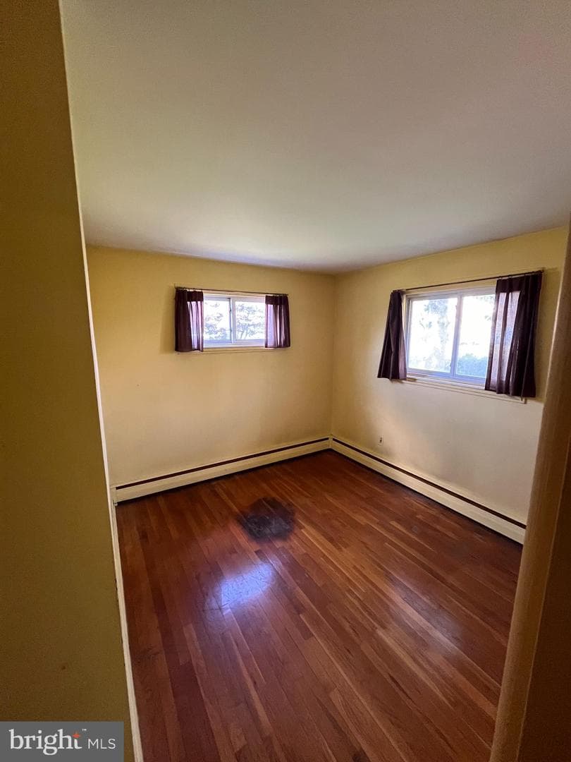 215 E E Oxford Street photo 6