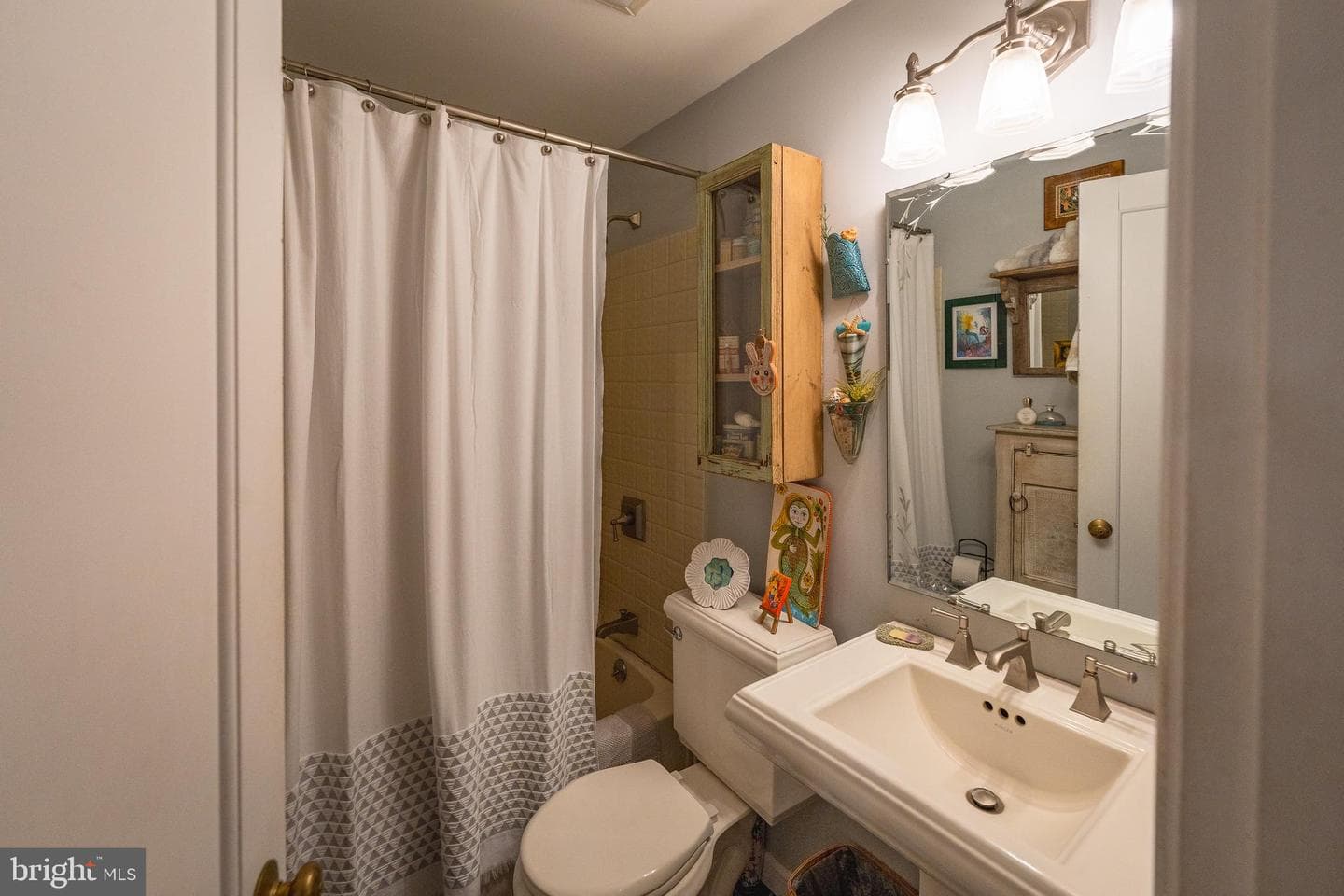 1821 W W Stanley Street photo 11