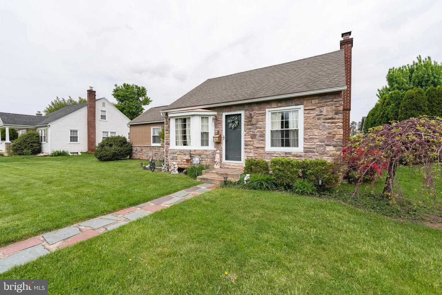 1821 W W Stanley Street photo 2