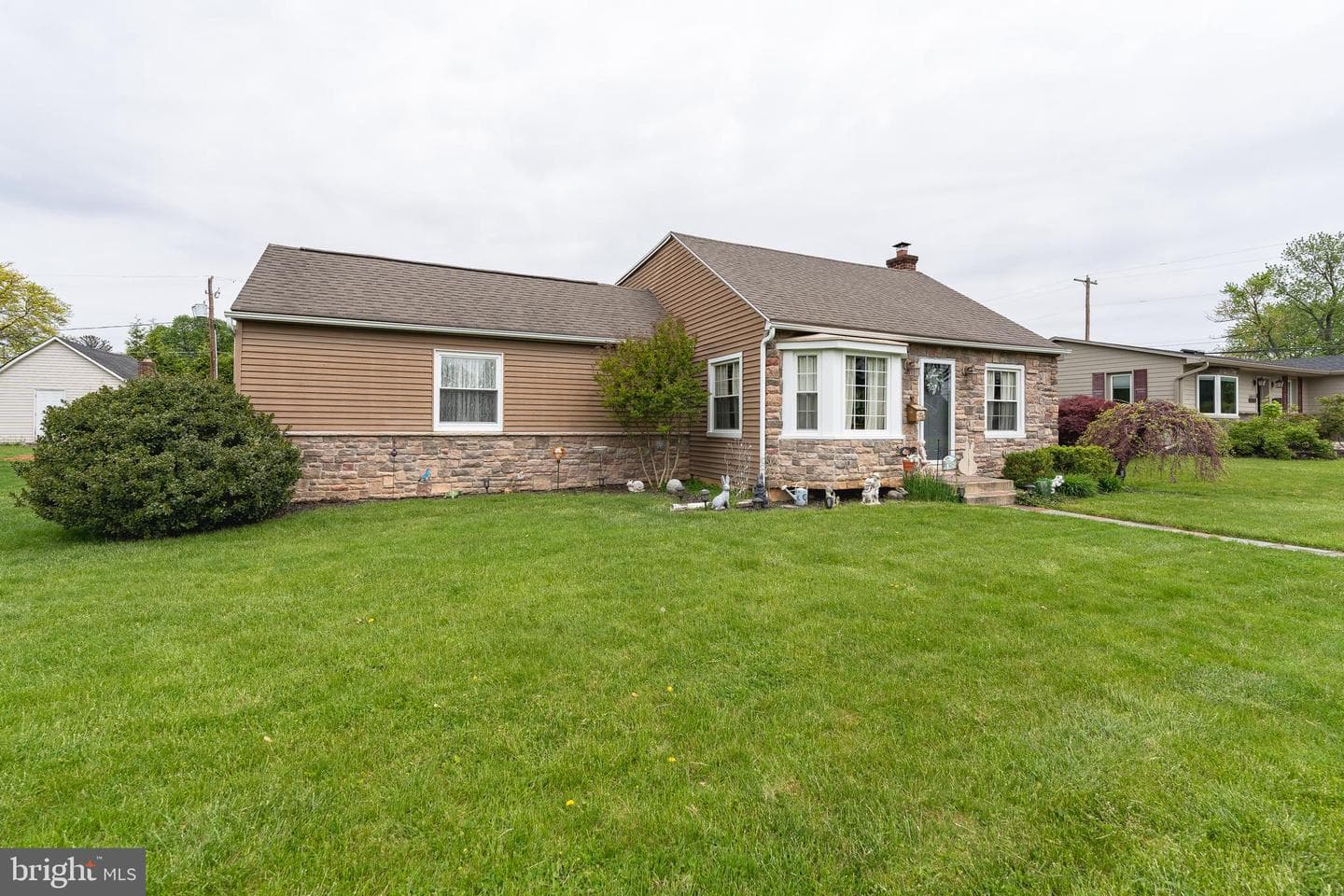 1821 W W Stanley Street photo 4