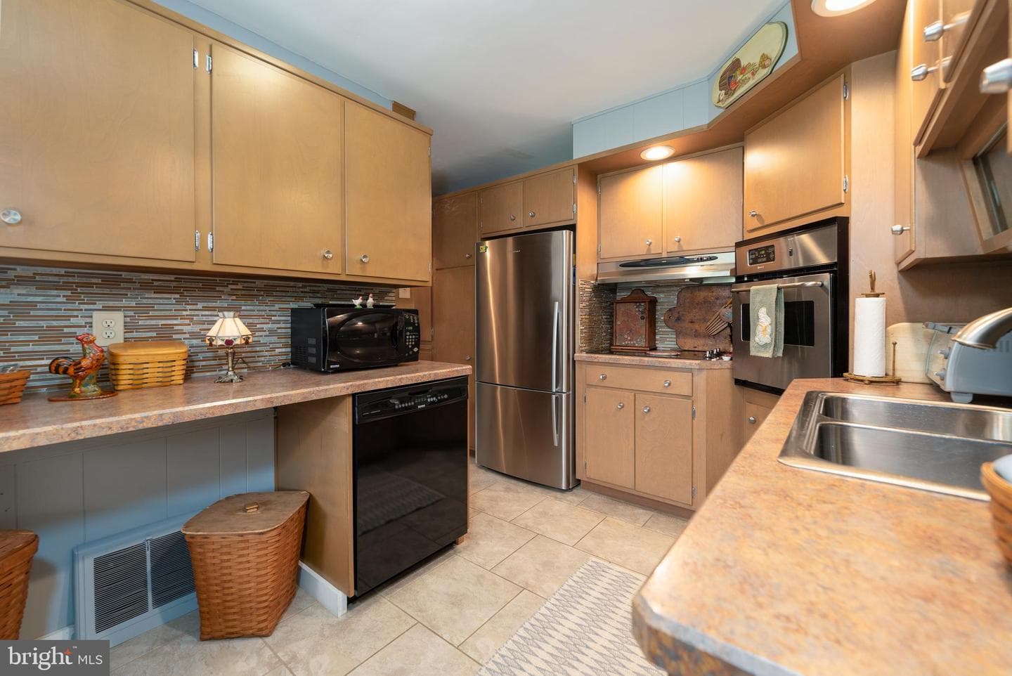 1821 W W Stanley Street photo 9