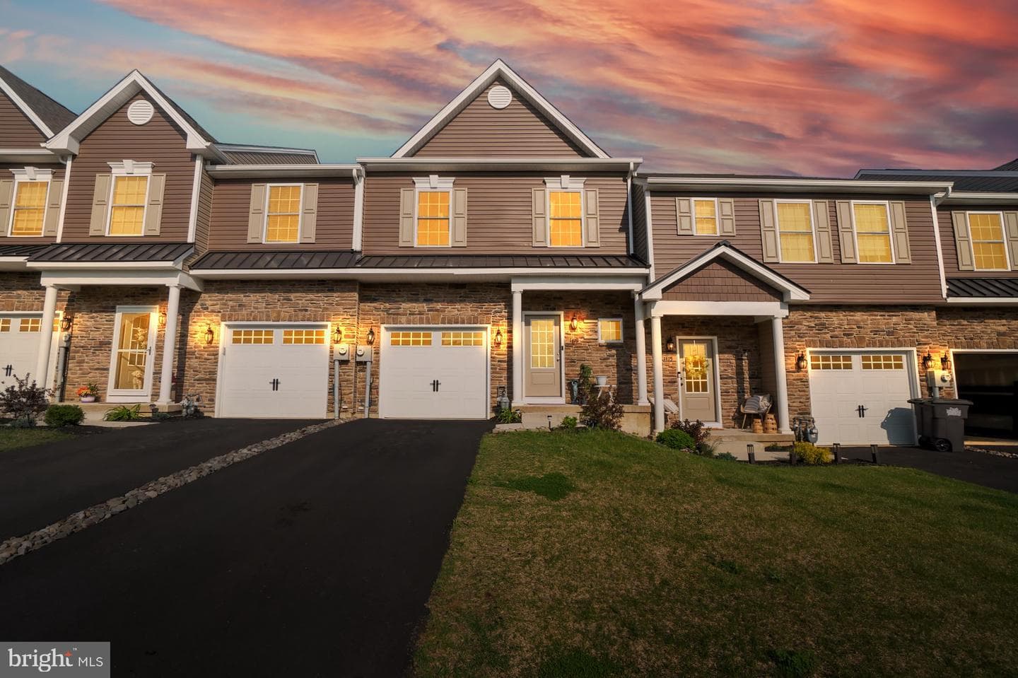 1419 Black Forest Drive photo 2