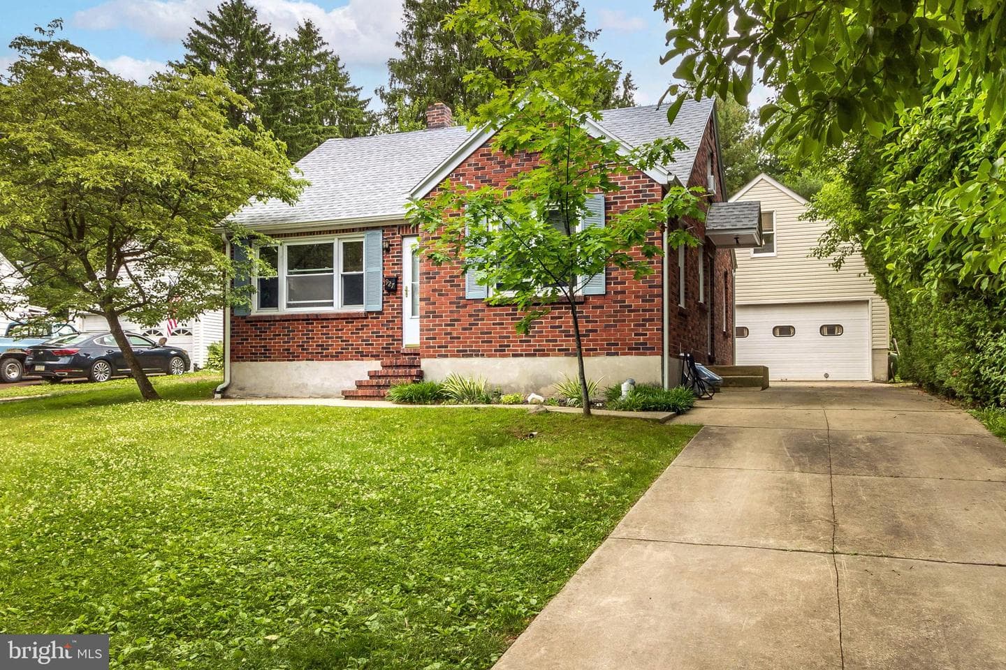 927 W State Street photo 3