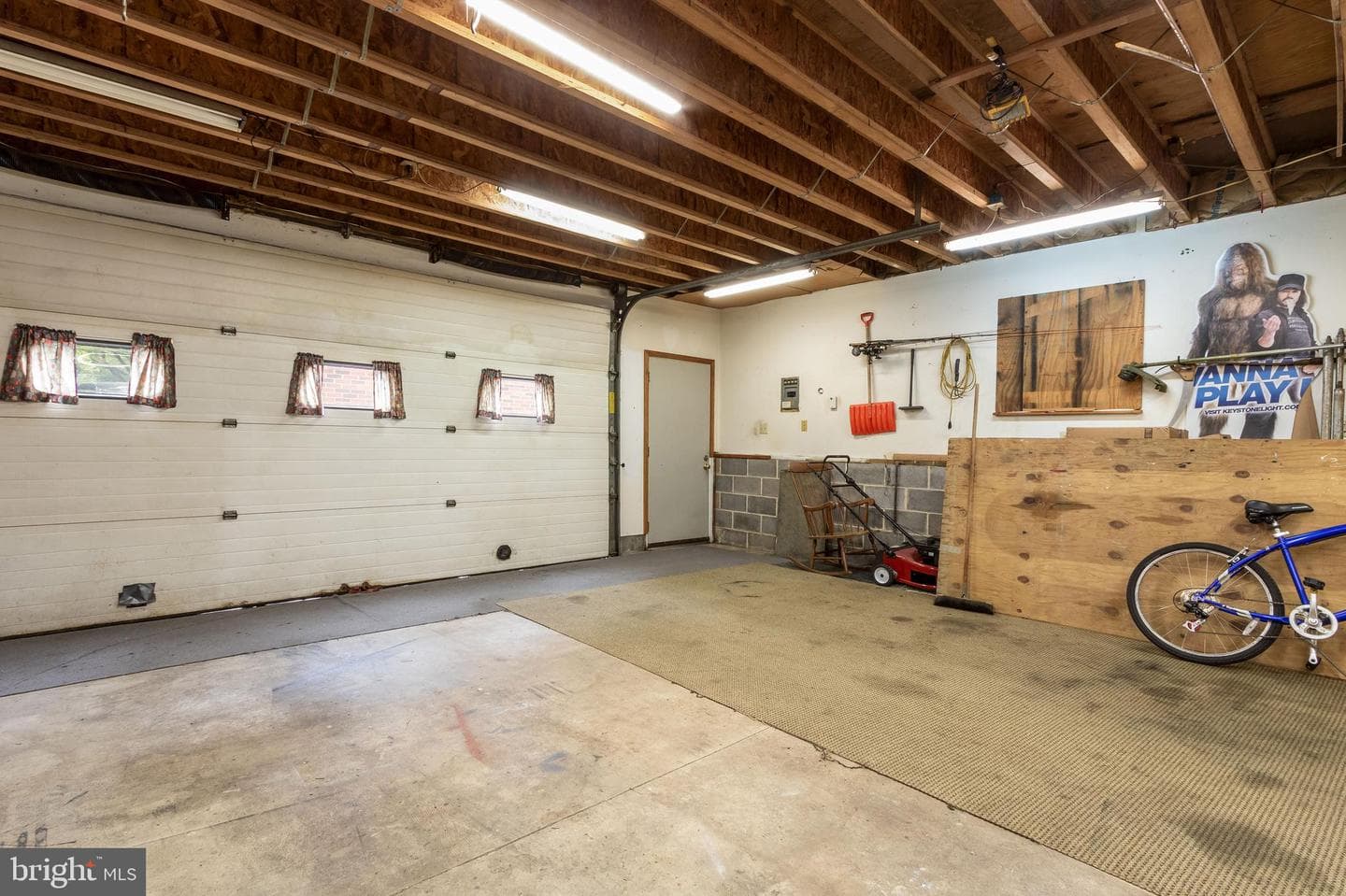927 W State Street photo 33