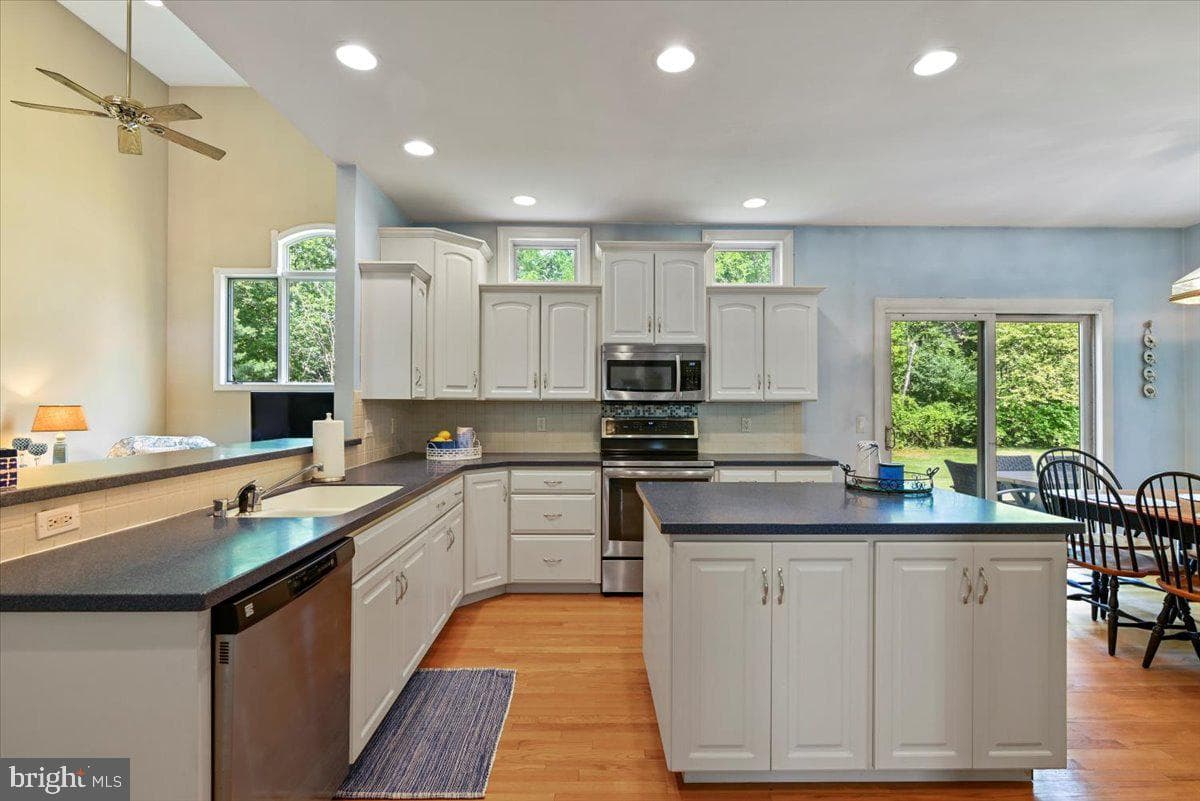 251 Sylvia Lane photo 15