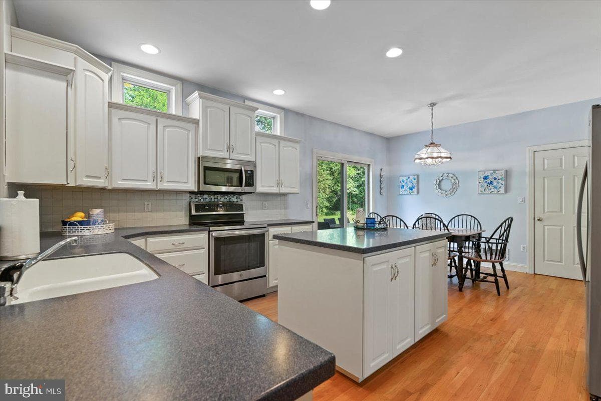 251 Sylvia Lane photo 16