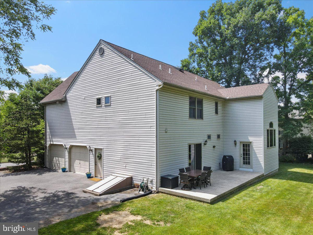 251 Sylvia Lane photo 43