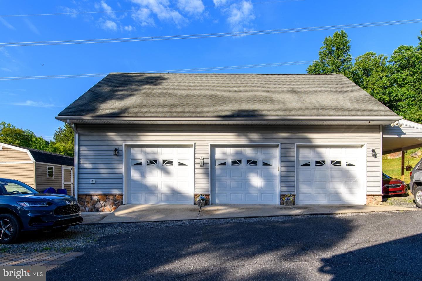 6315 Woodlawn Drive photo 3