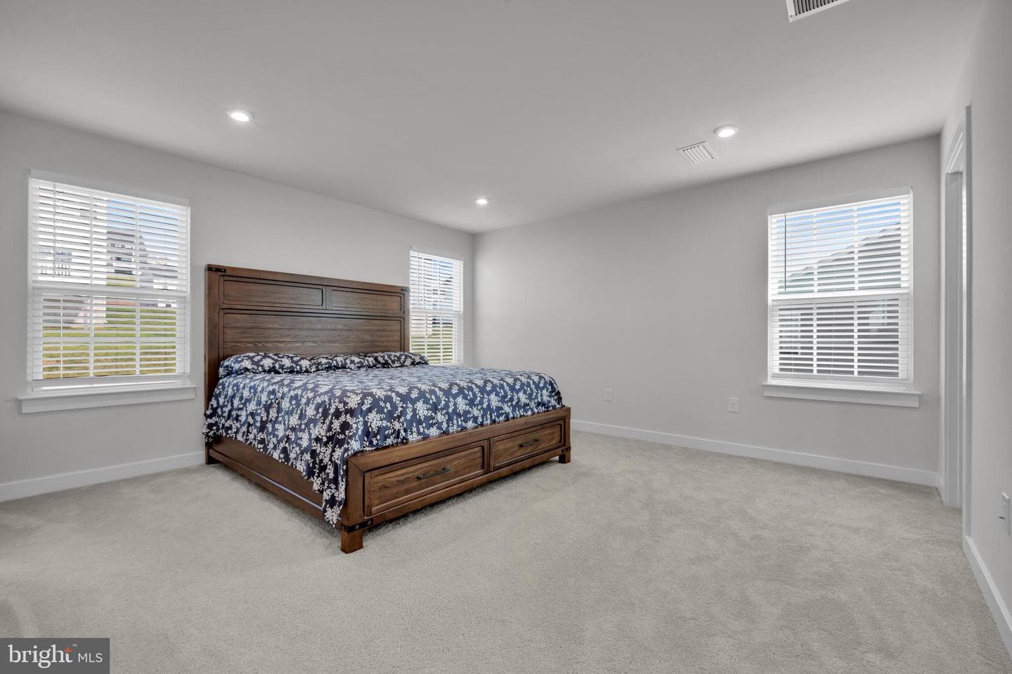 8216 Young Boulevard photo 25