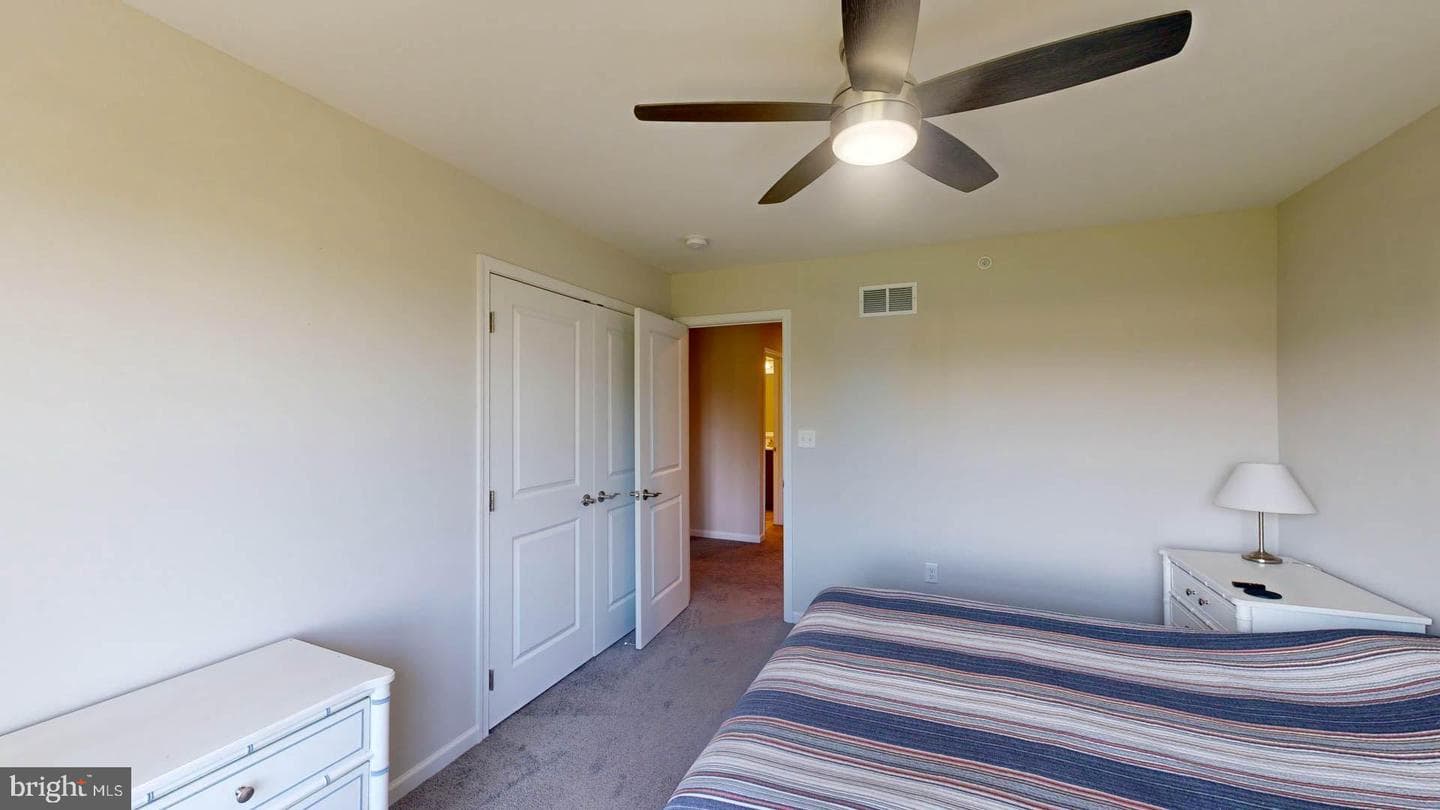 1408 Arch Street photo 27