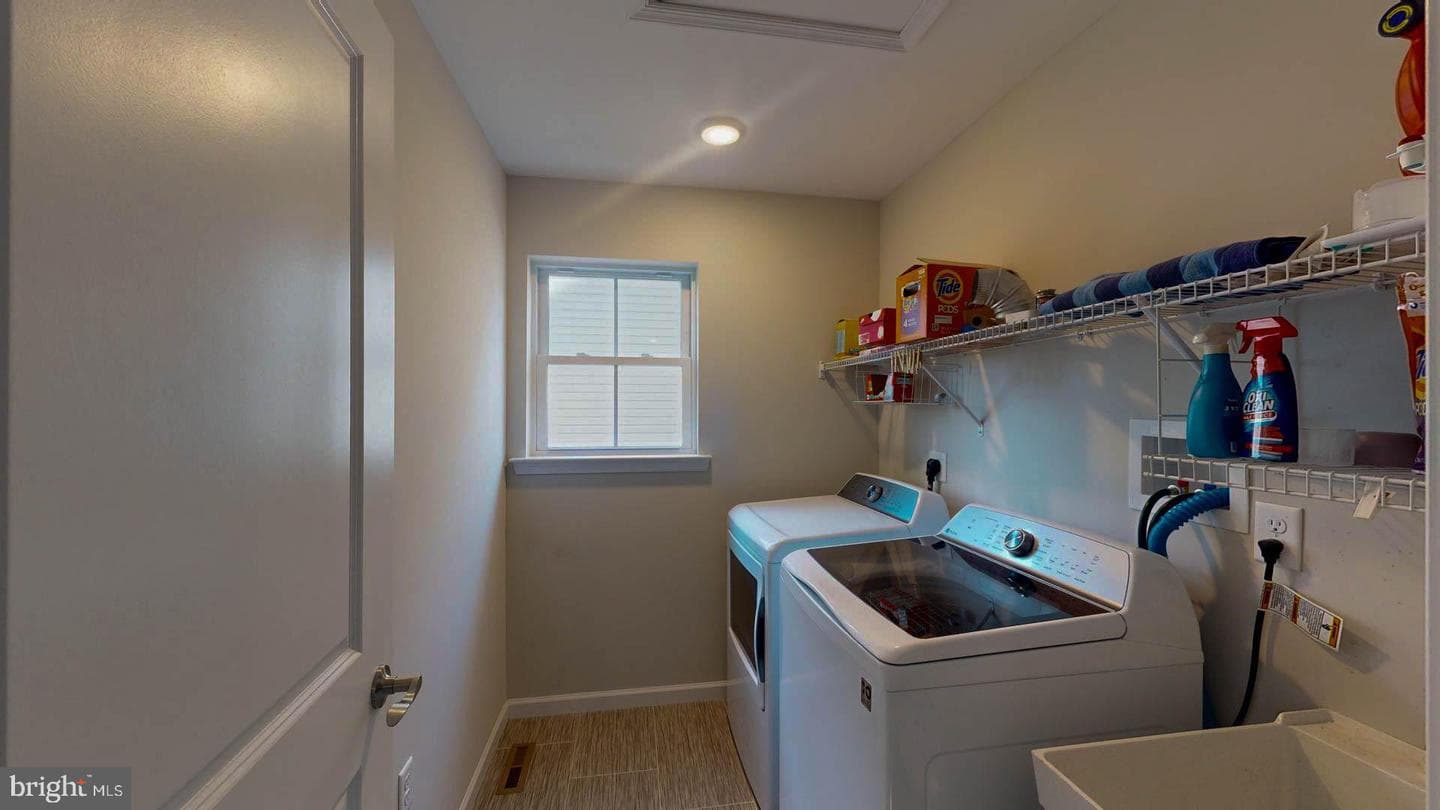 1408 Arch Street photo 32