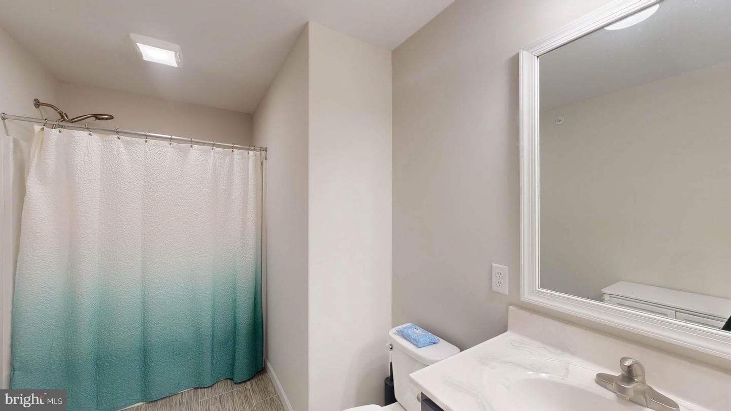 1408 Arch Street photo 33