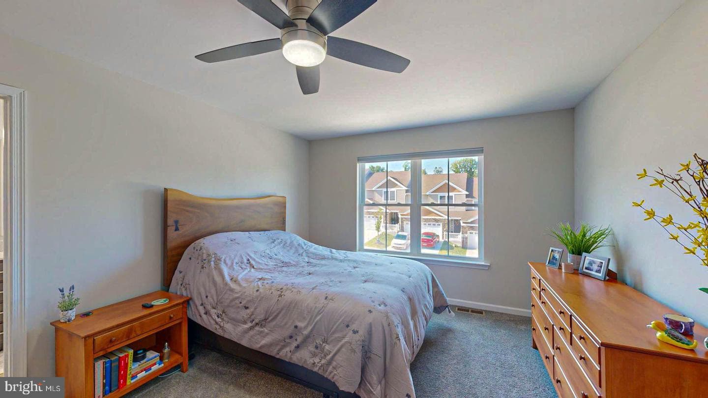 1408 Arch Street photo 35
