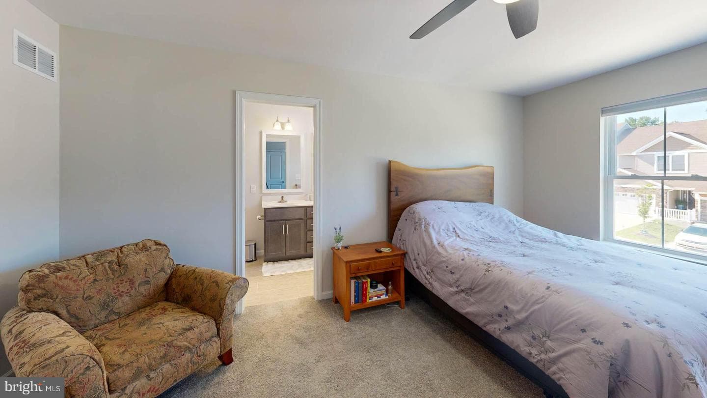 1408 Arch Street photo 37