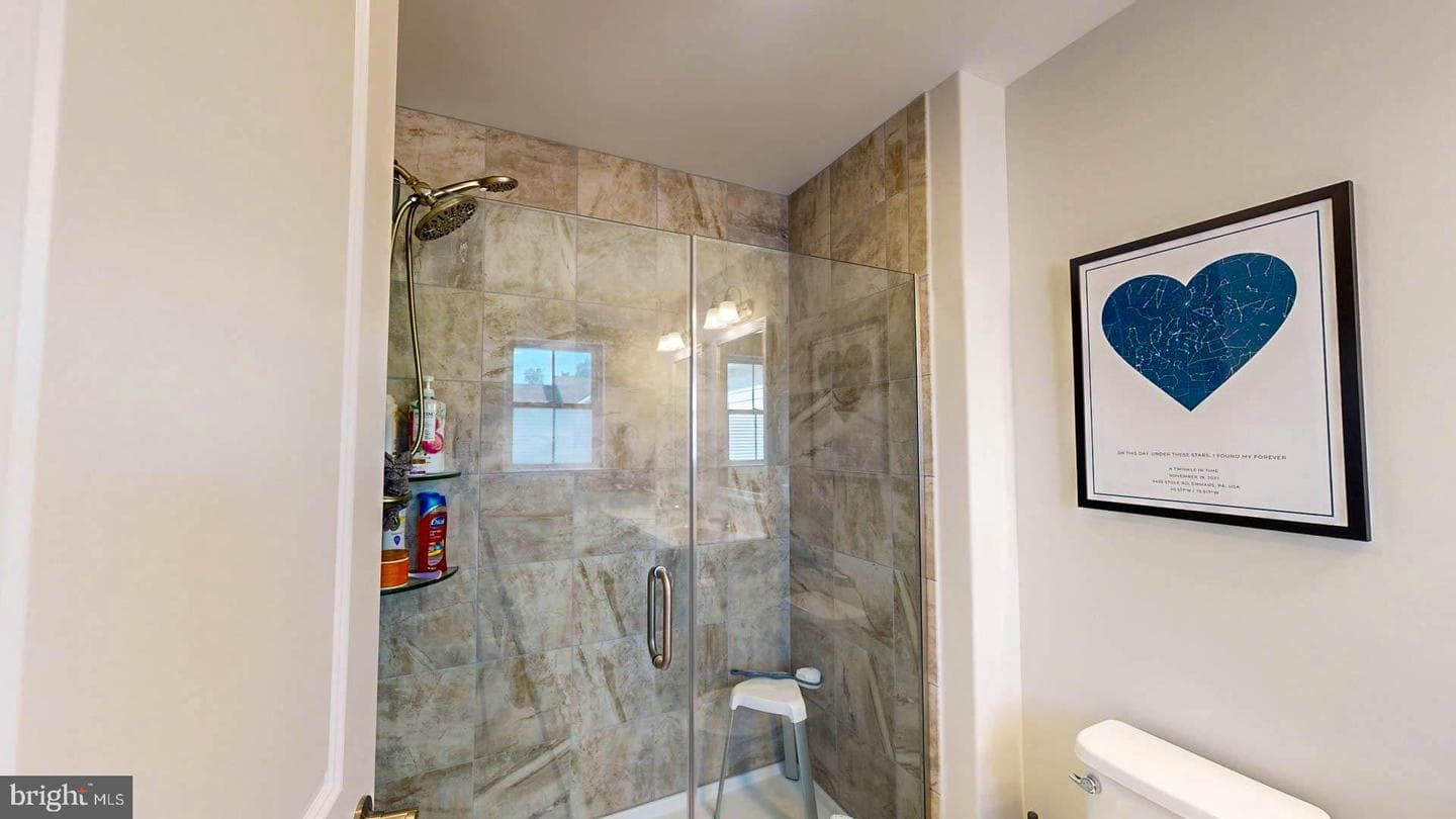 1408 Arch Street photo 39