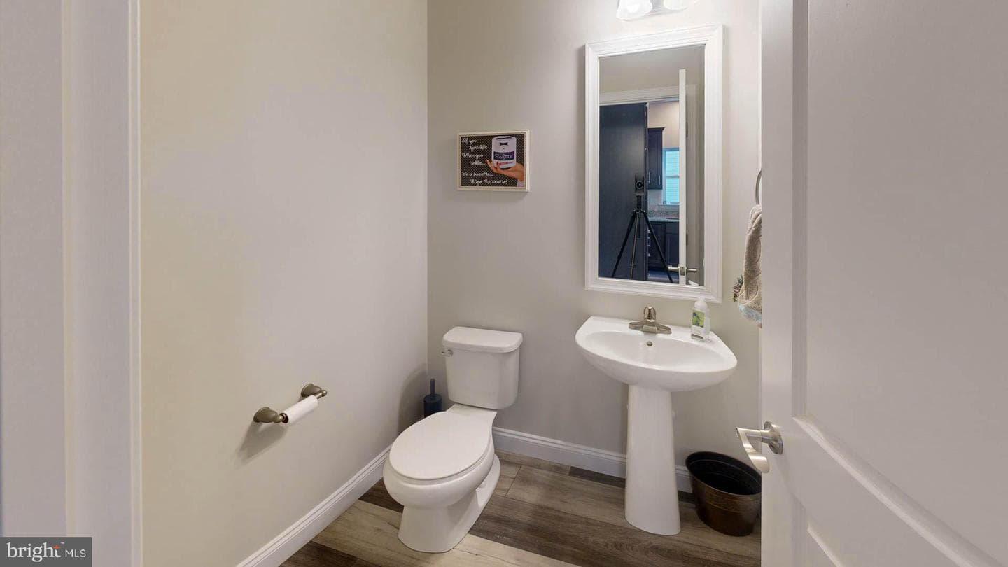 1408 Arch Street photo 42