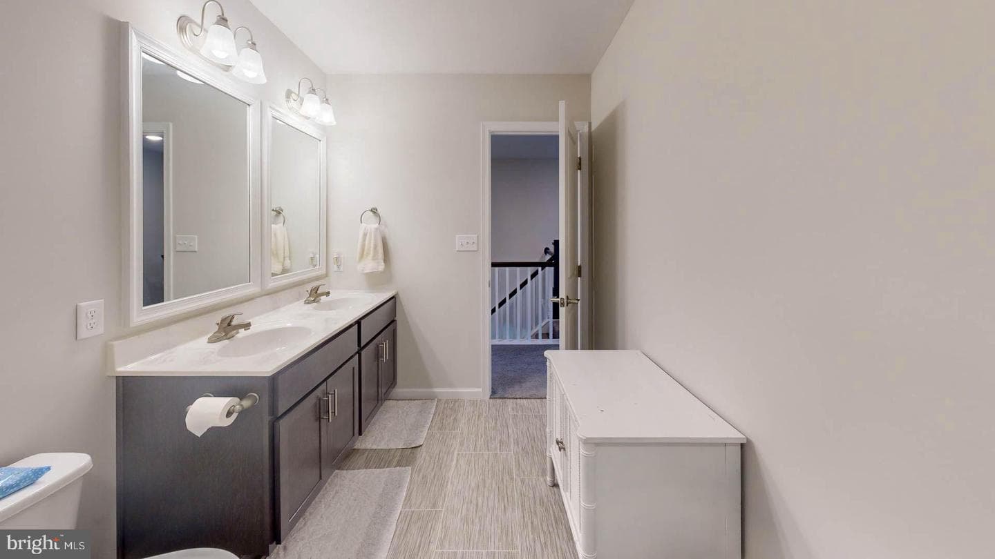 1408 Arch Street photo 43