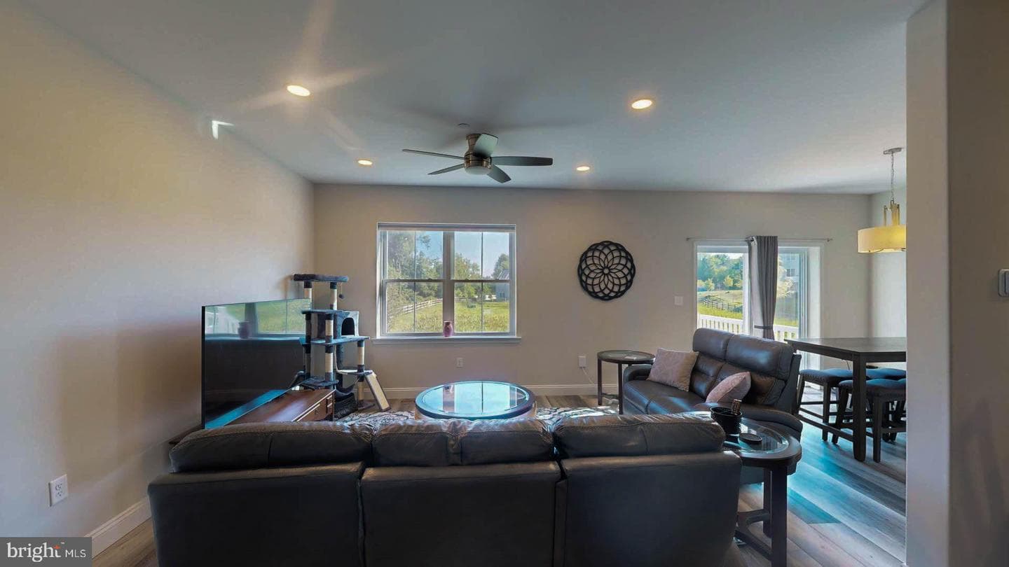 1408 Arch Street photo 6
