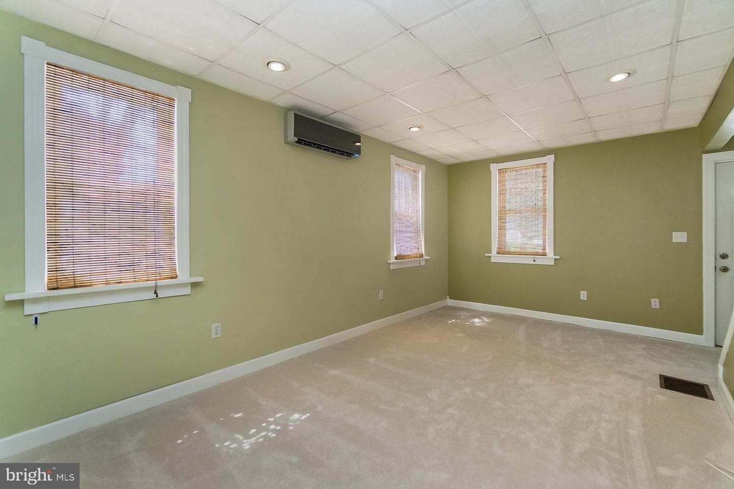 1233 Main Street photo 11